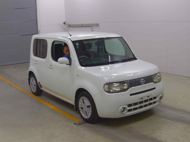 NISSAN CUBE — фото