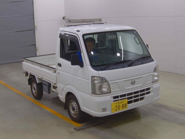 NISSAN CLIPPER — фото
