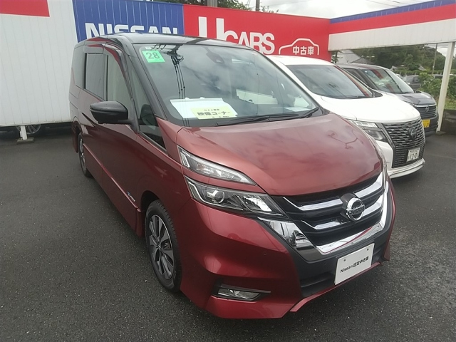 NISSAN SERENA — фото