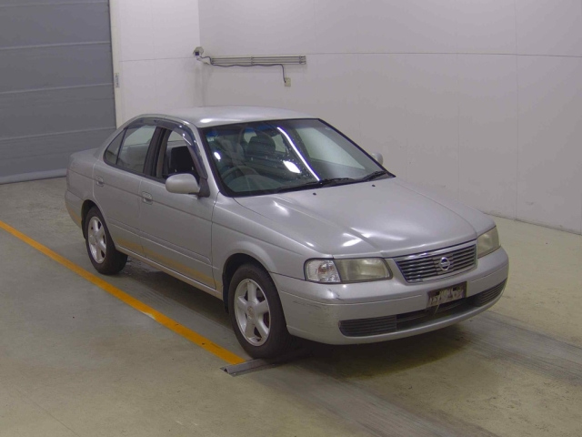 NISSAN SUNNY — фото