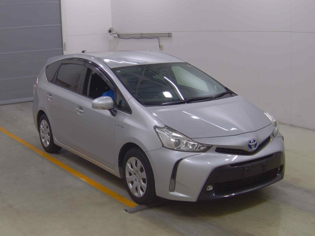 TOYOTA PRIUS — фото
