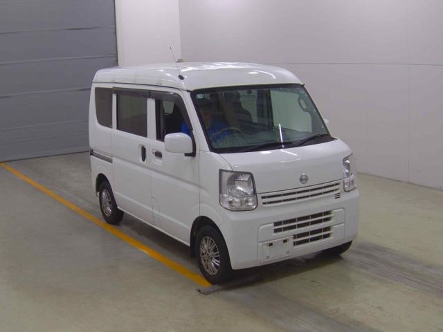 NISSAN CLIPPER — фото