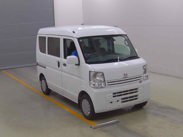 NISSAN CLIPPER — фото