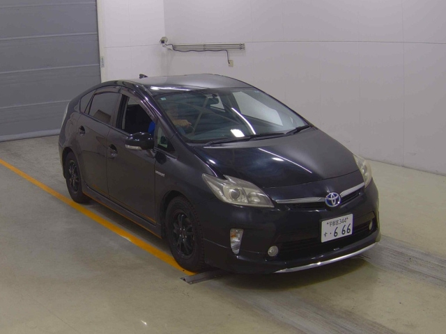 TOYOTA PRIUS — фото