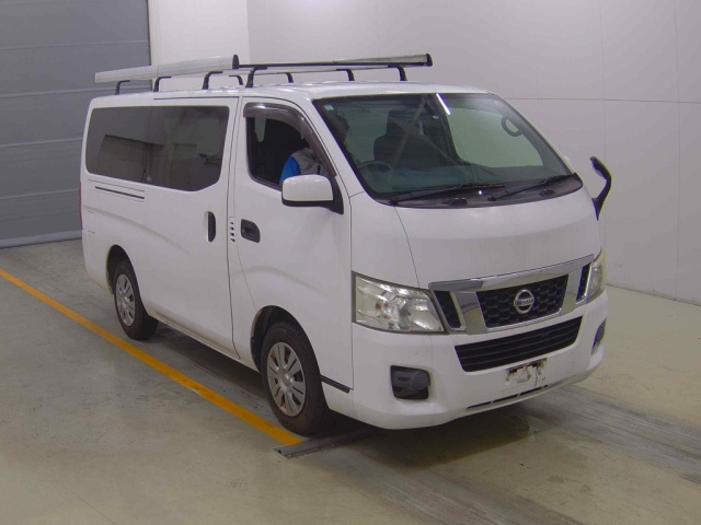 NISSAN CARAVAN — фото