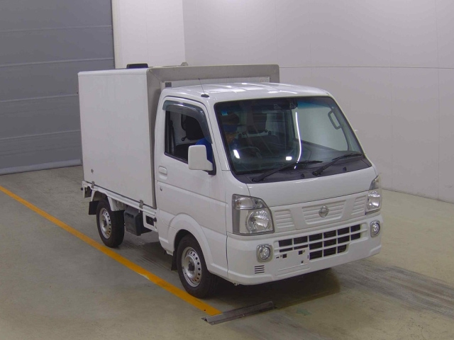 NISSAN CLIPPER — фото