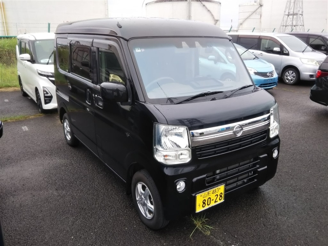 NISSAN CLIPPER — фото