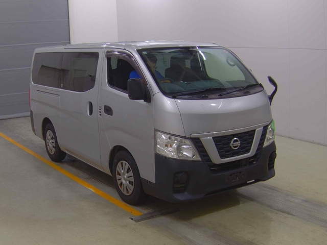 NISSAN CARAVAN — фото