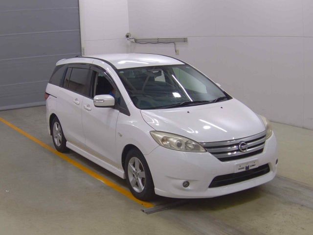 NISSAN LAFESTA — фото