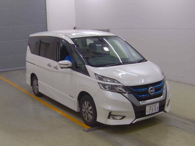 NISSAN SERENA — фото
