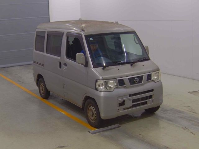 NISSAN CLIPPER — фото