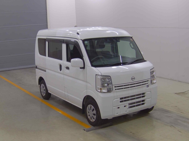 NISSAN CLIPPER — фото