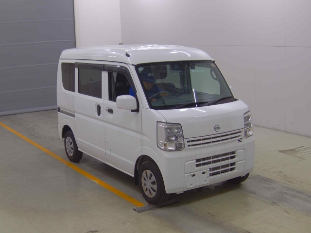 NISSAN CLIPPER — фото