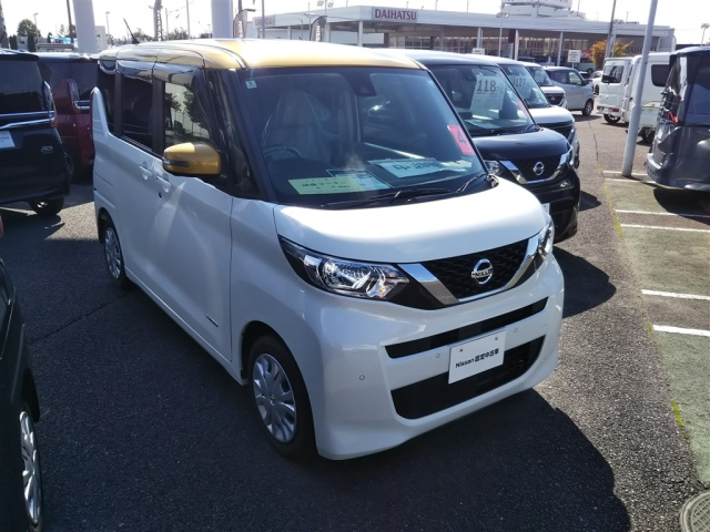 NISSAN ROOX — фото