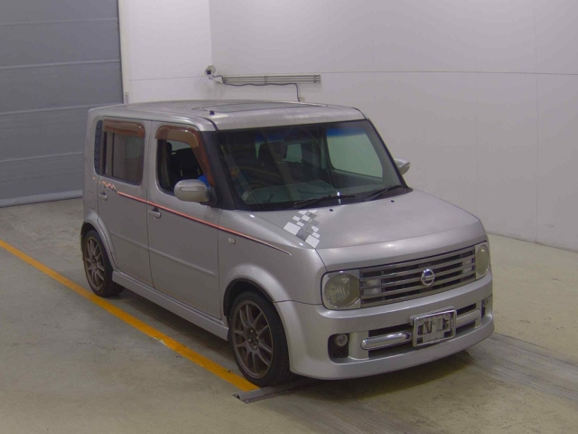 NISSAN LAFESTA — фото