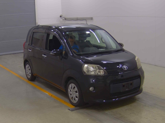 TOYOTA PORTE — фото