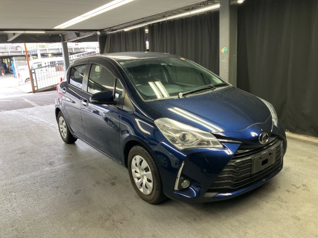 TOYOTA VITZ — фото