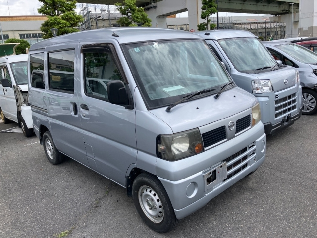 NISSAN CLIPPER — фото