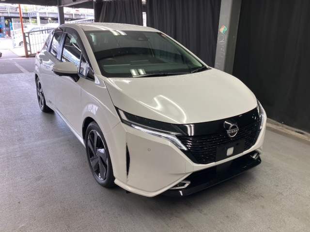 NISSAN AURA — фото