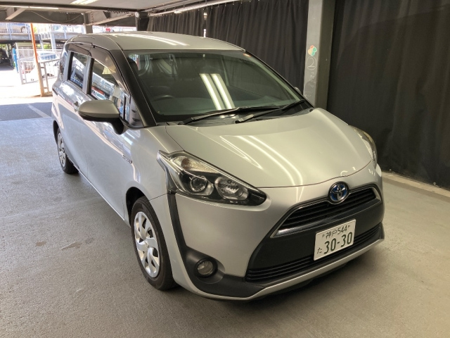 TOYOTA SIENTA — фото