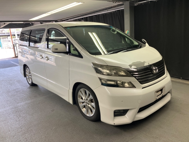 TOYOTA VELLFIRE — фото