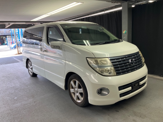 NISSAN ELGRAND