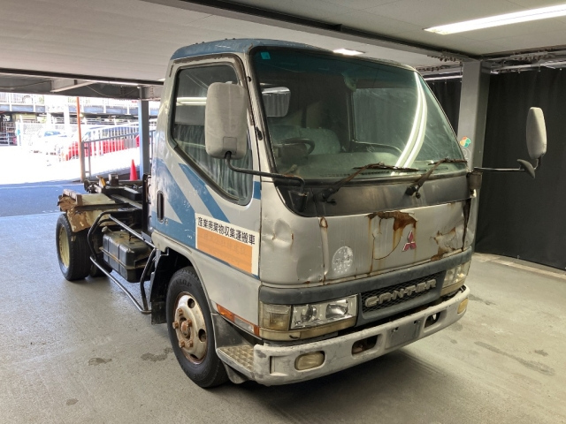 MITSUBISHI CANTER — фото