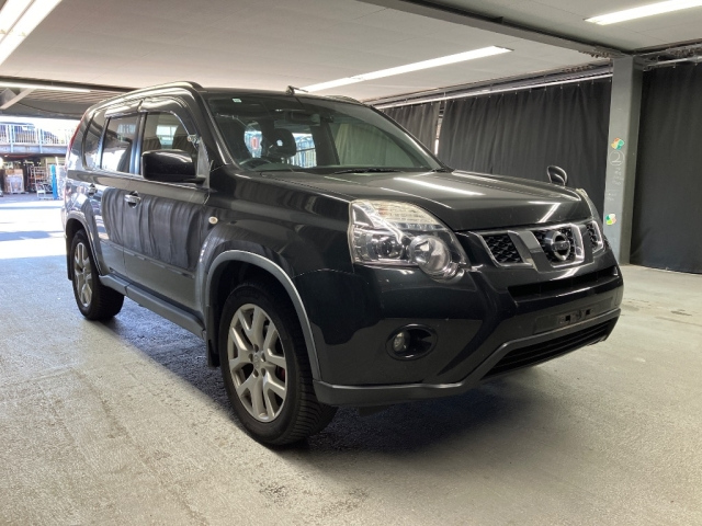 NISSAN X TRAIL — фото