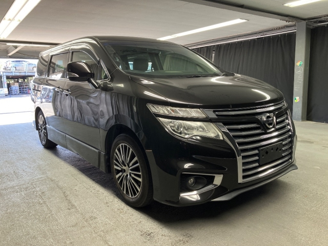 NISSAN ELGRAND — фото