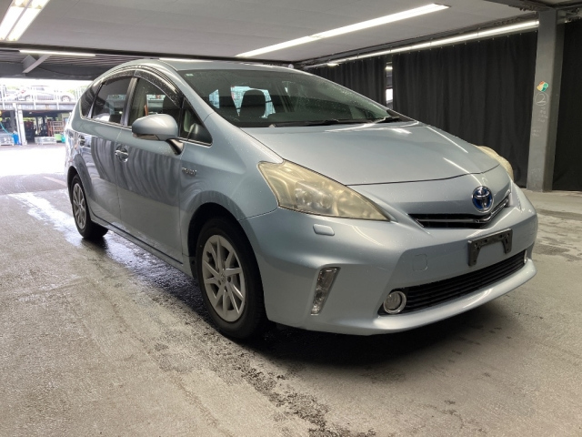TOYOTA PRIUS — фото