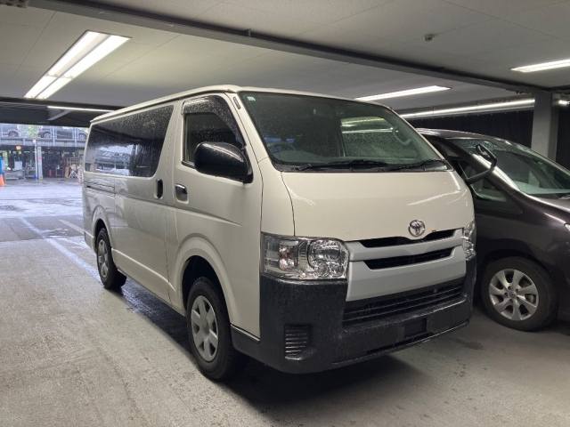 TOYOTA REGIUS ACE VAN