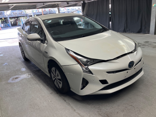 TOYOTA PRIUS — фото