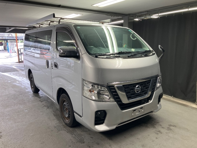 NISSAN CARAVAN — фото