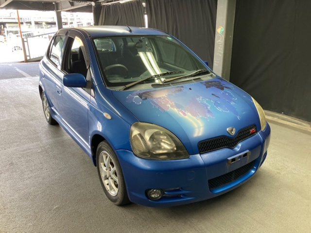 TOYOTA VITZ — фото