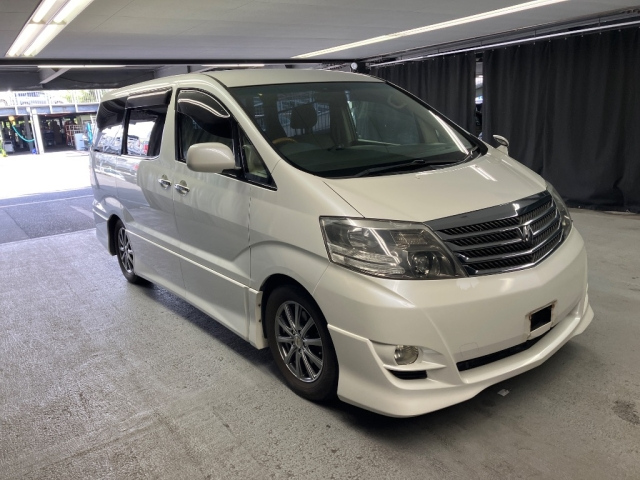 TOYOTA ALPHARD — фото