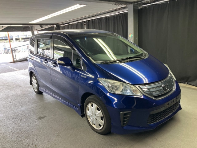 HONDA FREED — фото