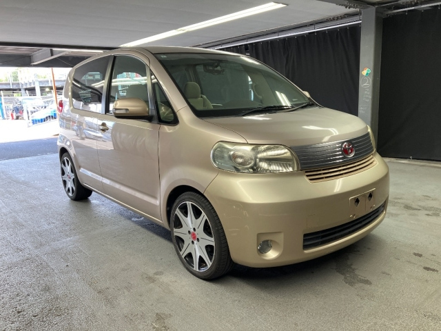 TOYOTA PORTE — фото