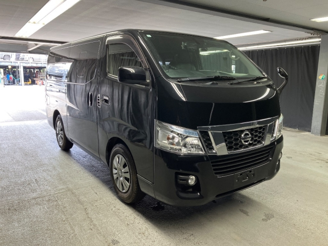 NISSAN CARAVAN — фото