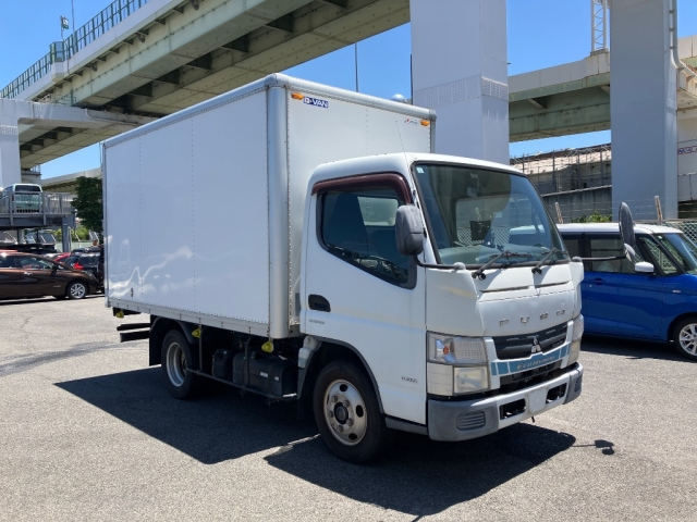 MITSUBISHI CANTER — фото