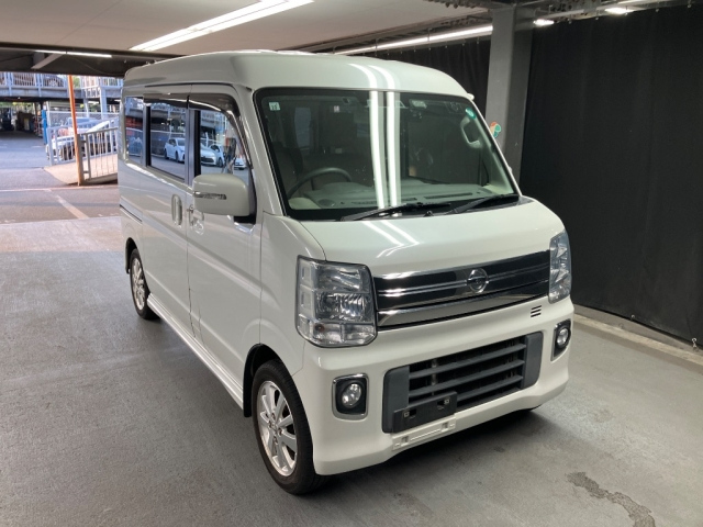 NISSAN CLIPPER — фото