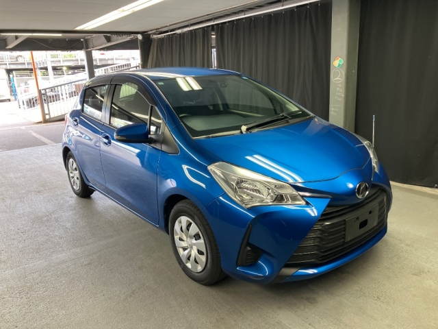 TOYOTA VITZ — фото