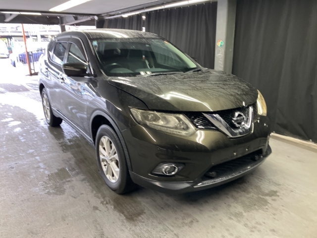 NISSAN X TRAIL — фото