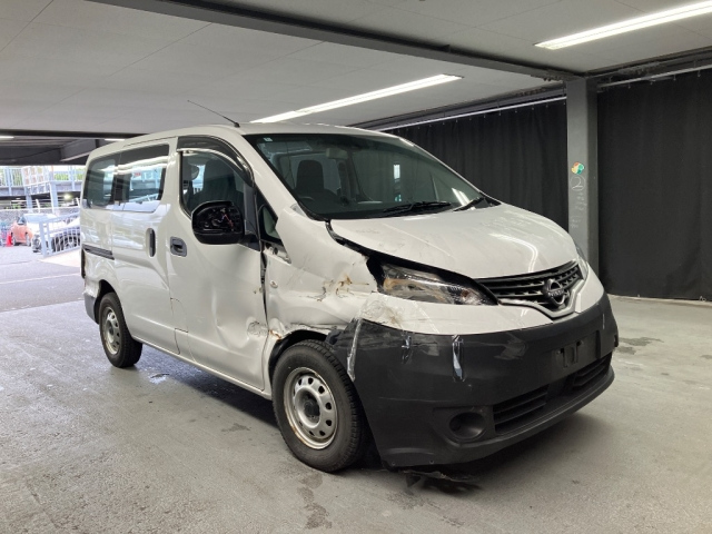 NISSAN NV200 — фото
