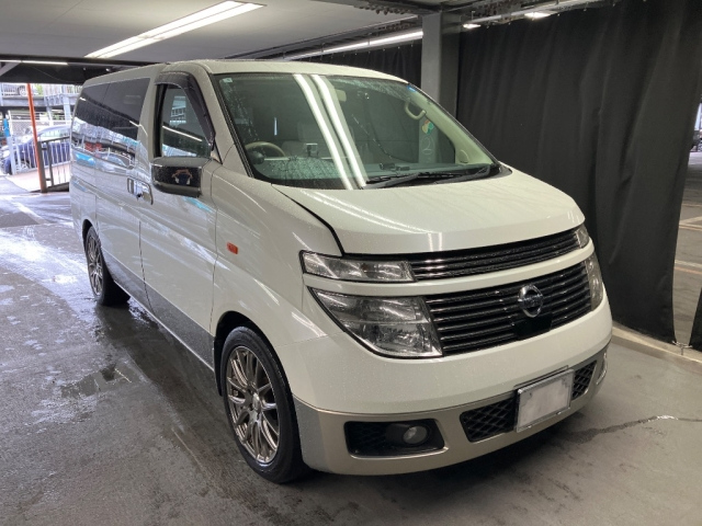 NISSAN ELGRAND — фото