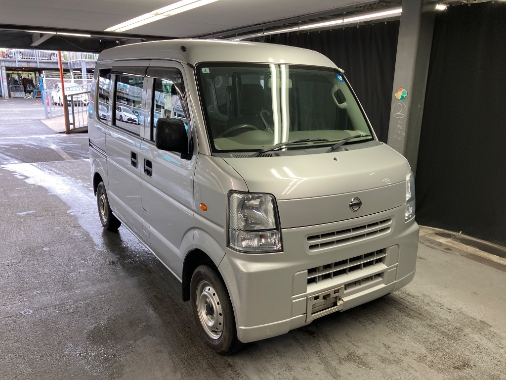 NISSAN NV100 — фото