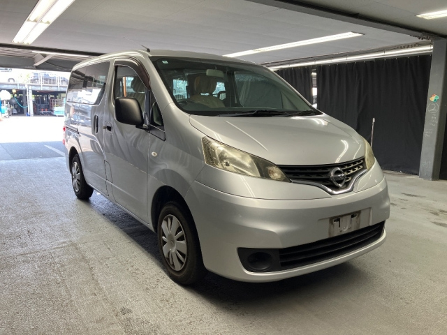 NISSAN NV200 — фото