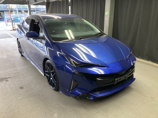TOYOTA PRIUS — фото