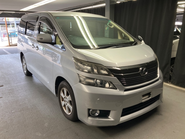 TOYOTA VELLFIRE — фото