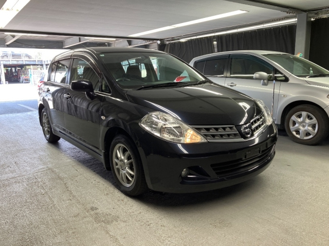 NISSAN TIIDA — фото