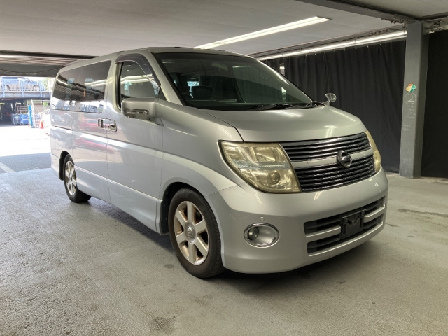 NISSAN ELGRAND — фото